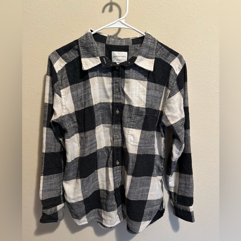 American eagle boyfriend fit extra small women’s flannel, black and white plaid